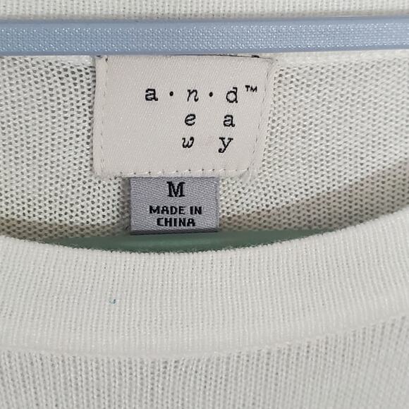 SUPER SOFT cream colored‎ sweater size medium - Picture 2 of 4